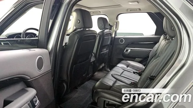 Land Rover Discovery 2018 — фото 11