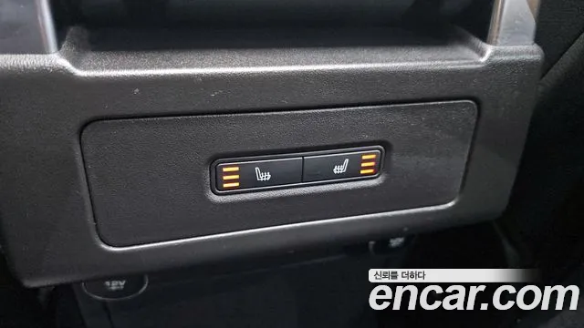 Land Rover Discovery 2018 — фото 18