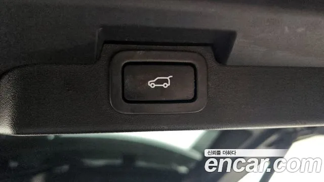 Land Rover Discovery 2018 — фото 20