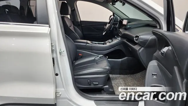 Hyundai Santafe 2023 — фото 10