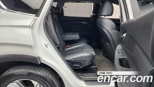 Hyundai Santafe 2023 — фото 11