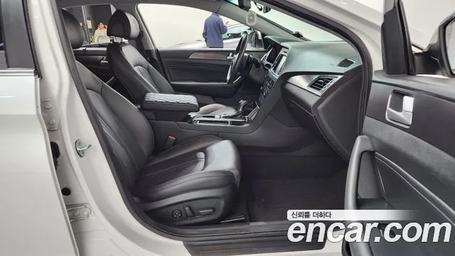 Hyundai Sonata 2017 — фото 11
