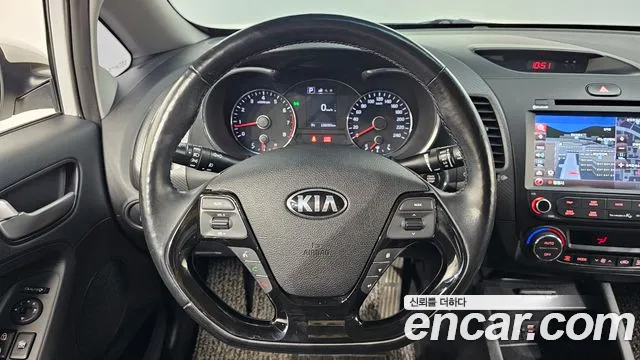 Kia K3 2017 — фото 13