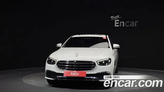 Mercedes-Benz E-Class 2022 — фото 3