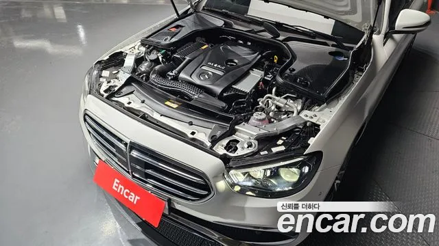 Mercedes-Benz E-Class 2022 — фото 6