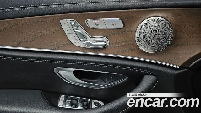 Mercedes-Benz E-Class 2022 — фото 12