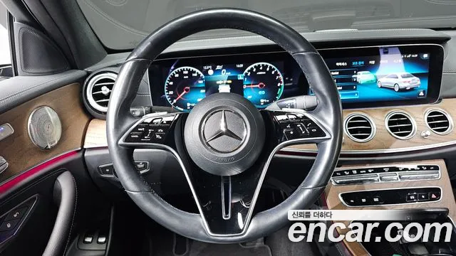 Mercedes-Benz E-Class 2022 — фото 13