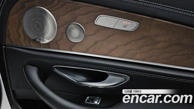 Mercedes-Benz E-Class 2022 — фото 19