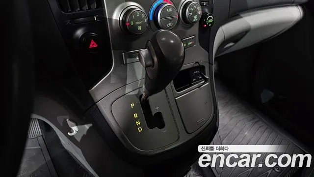Hyundai Starex 2015 — фото 9