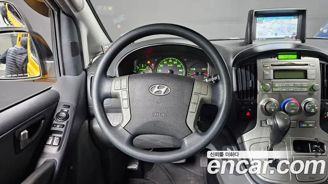 Hyundai Starex 2015 — фото 12