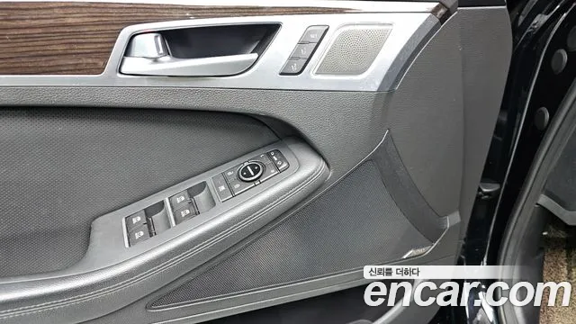 Genesis G80 2017 — фото 18