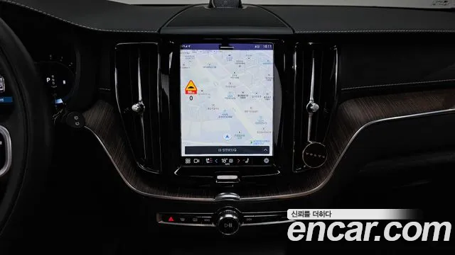 Volvo XC60 2022 — фото 14