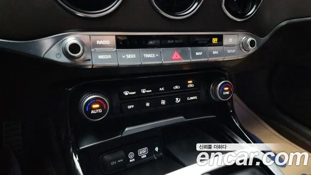 Kia Stinger 2018 — фото 18