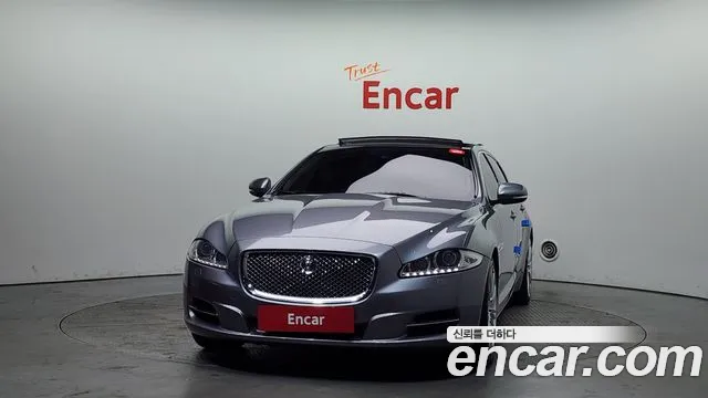 Jaguar XJ 2012 — фото 3