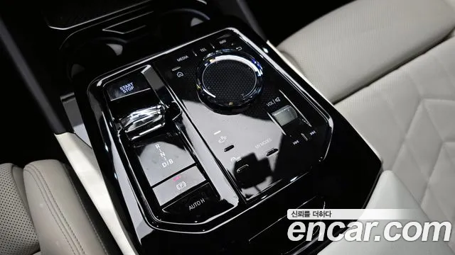 BMW i5 2025 — фото 9