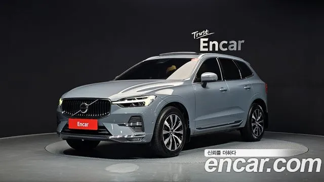 Volvo XC60 2023 — фото 1
