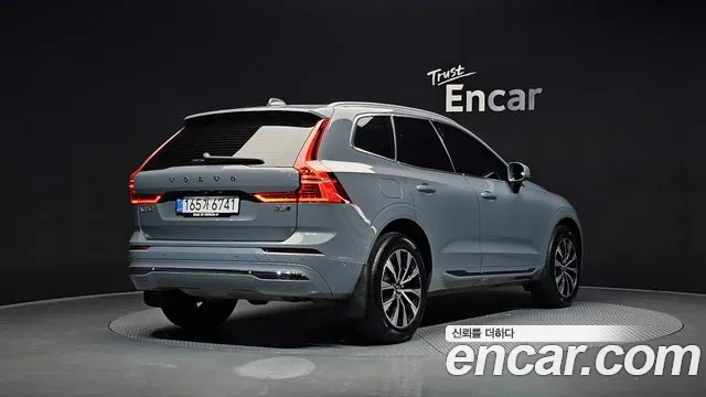Volvo XC60 2023 — фото 2