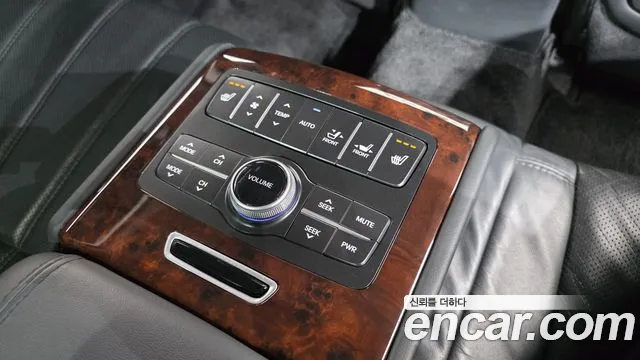 Hyundai Equus 2012 — фото 19