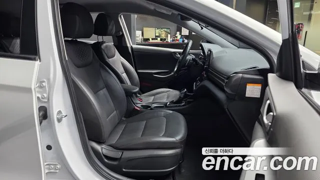 Hyundai Ioniq 2020 — фото 11