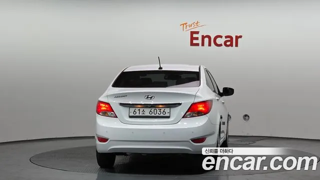 Hyundai Accent 2015 — фото 4