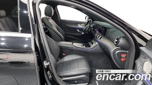 Mercedes-Benz E-Class 2022 — фото 11