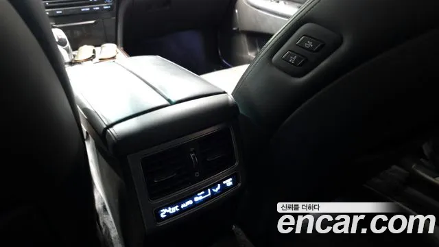 Hyundai Equus 2015 — фото 19
