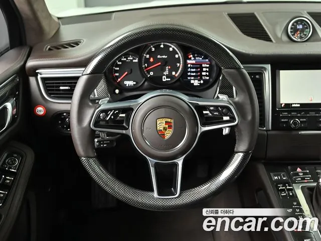 Porsche Macan 2014 — фото 14