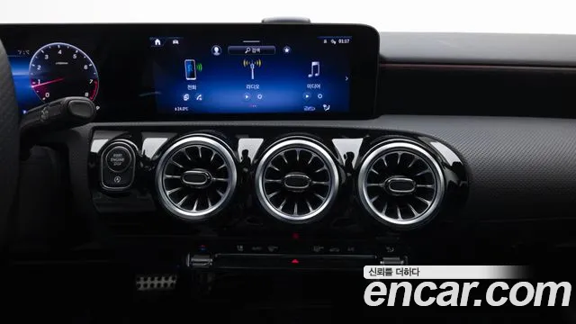 Mercedes-Benz A-Class 2025 — фото 16