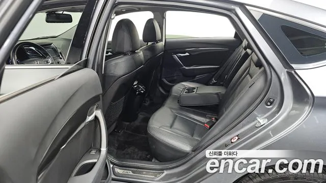 Hyundai i40 2014 — фото 11
