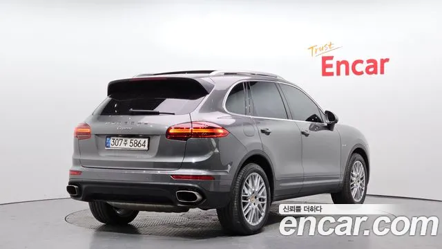 Porsche Cayenne 2016 — фото 2