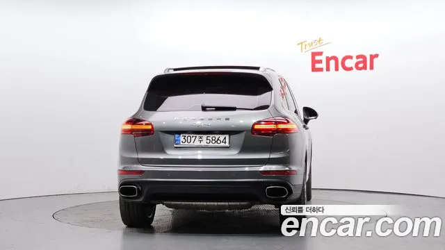 Porsche Cayenne 2016 — фото 4