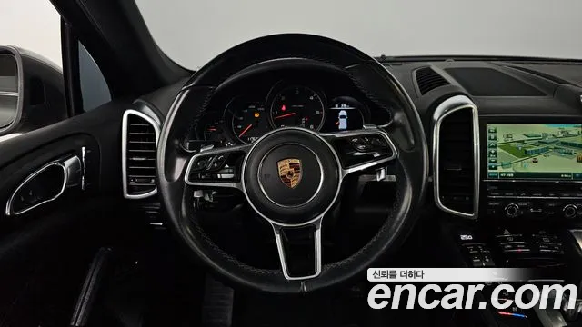 Porsche Cayenne 2016 — фото 14