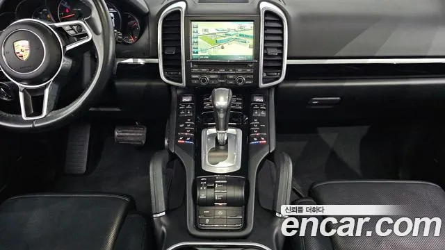 Porsche Cayenne 2016 — фото 15