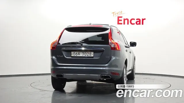 Volvo XC60 2017 — фото 4