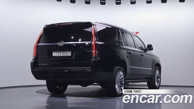 Cadillac Escalade 2018 — фото 2