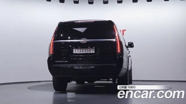 Cadillac Escalade 2018 — фото 4
