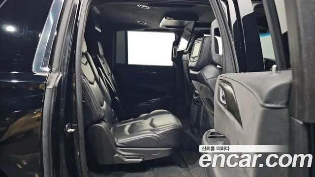 Cadillac Escalade 2018 — фото 12