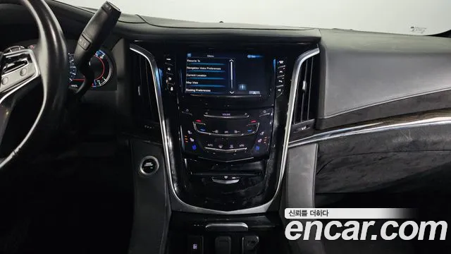 Cadillac Escalade 2018 — фото 14