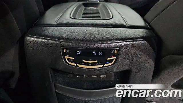 Cadillac Escalade 2018 — фото 18