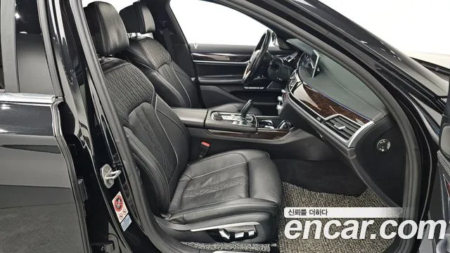 BMW 7-Series 2016 — фото 10