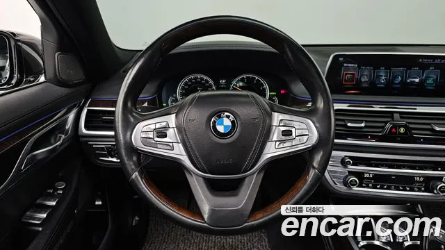 BMW 7-Series 2016 — фото 12