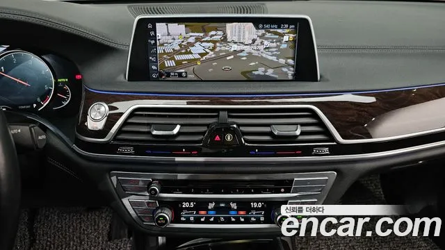 BMW 7-Series 2016 — фото 13