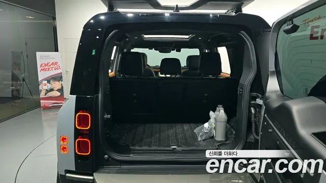 Land Rover Defender 2024 — фото 20