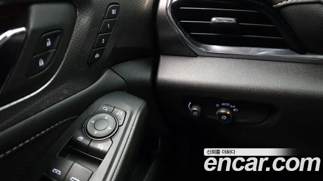 ChevroletGMDaewoo Traverse 2023 — фото 18