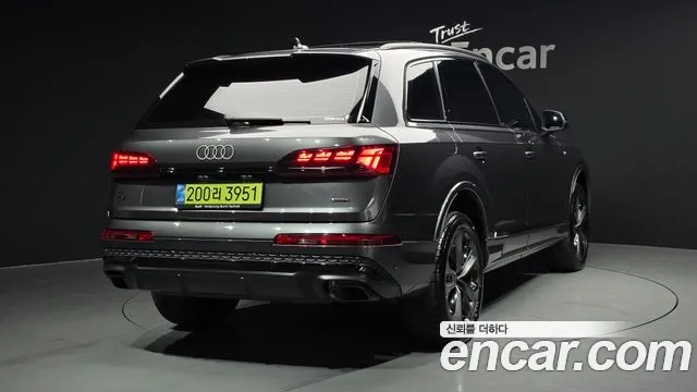 Audi Q7 2025 — фото 2
