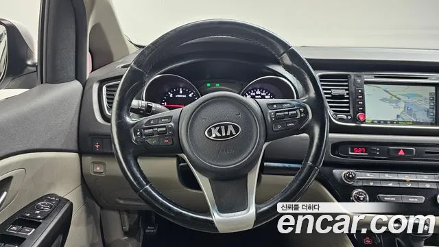 Kia Canival 2016 — фото 13
