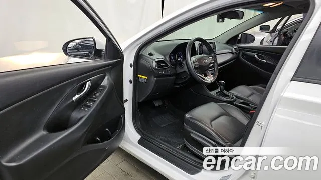 Hyundai i30 2018 — фото 10