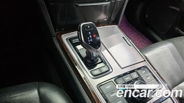 Hyundai Equus 2014 — фото 9