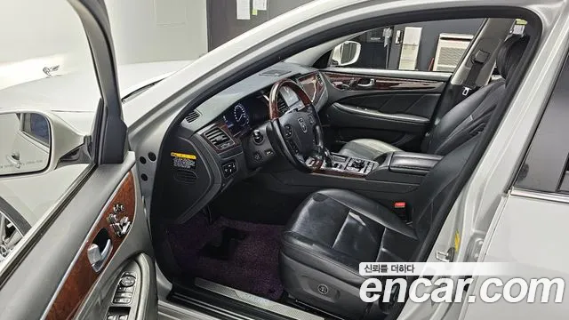Hyundai Equus 2014 — фото 10