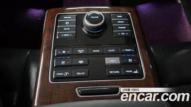 Hyundai Equus 2014 — фото 19